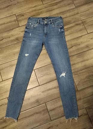 Скінні з push up