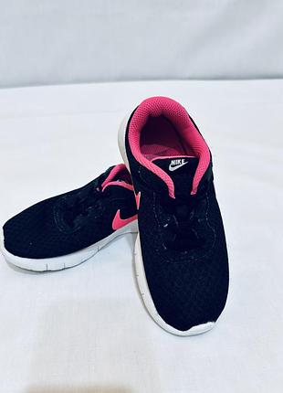 Ультра легкі кросівки nike для дівчинки 30р