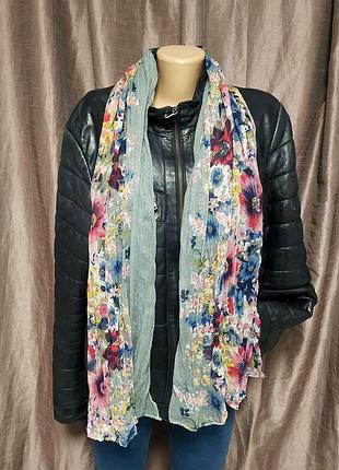 Легкий женский шарф в винтажном стиле