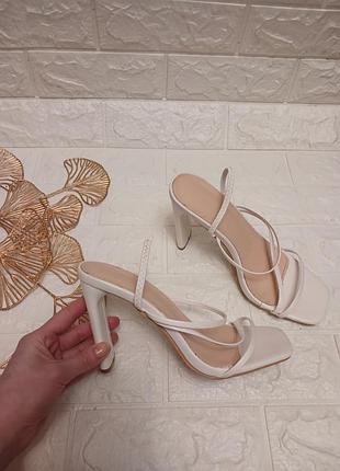 Босоніжки 38.5р