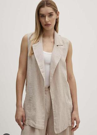 Шикарний без рукавів жакет