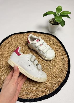 Шкіряні кеди adidas для дівчинки