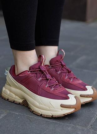 Женские кроссовки nike zoom vomero roam team red