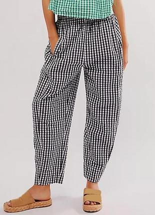 Стильні, нові ,гарні,модні,фірменні, легкі,штани у клітинку, на резинці, з кишенями.