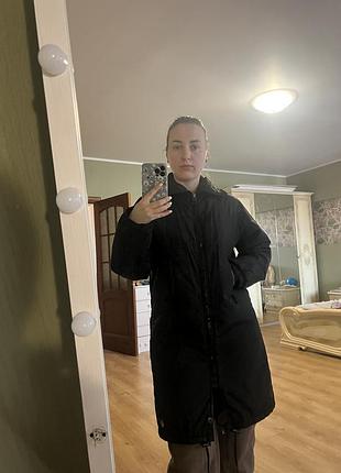 Чорна довга куртка демісезона
