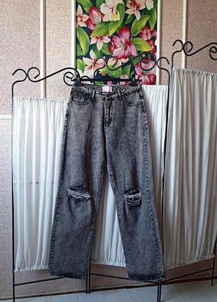 Стильні якісні плотні джинси з рваностями fae london.