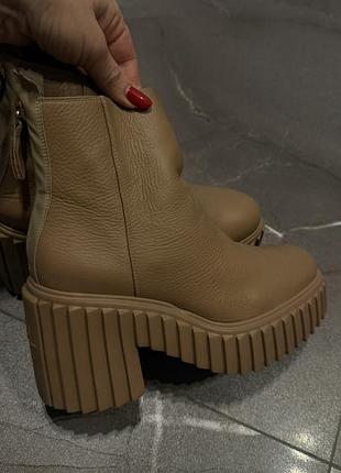 Італійські чоботи . оригінал. світлі agl 38.5