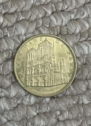 Notre dame de paris. 2010 г монета