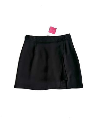 Шорти юбка чорного кольору на замку