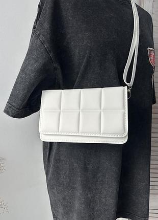 Сумка біла стьобана 8