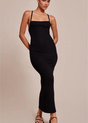 Чорна міді сукня футляр на тонких бретельках