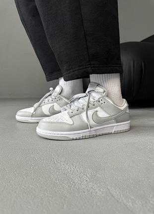 Жіночі кросівки nike dunk low light grey/white