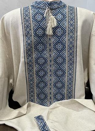 Стильна чоловіча вишиванка на сірому льоні ручної роботи. ч-2247