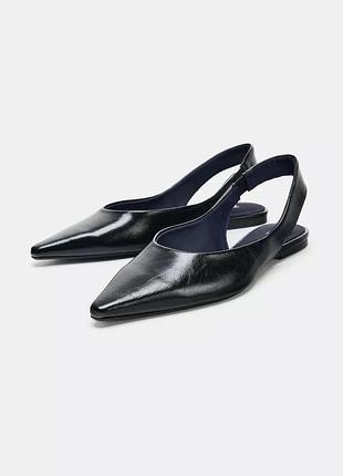Відкриті туфлі-балетки з гострим носком