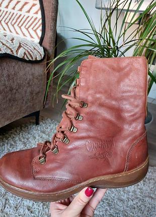 Кожаные ботинки