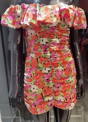 Невероятное собранное стильное платье плечи в цветочки