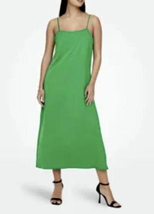 Яскравий зелений сарафан