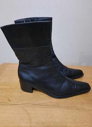 Женские ботинки