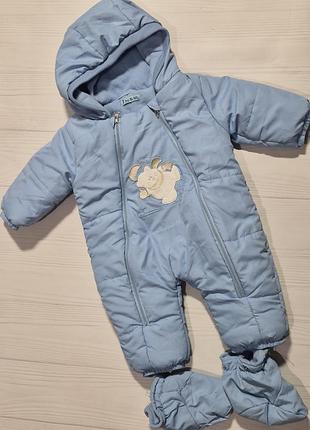 Комбінезон-трансформер з капюшоном та пінетками.