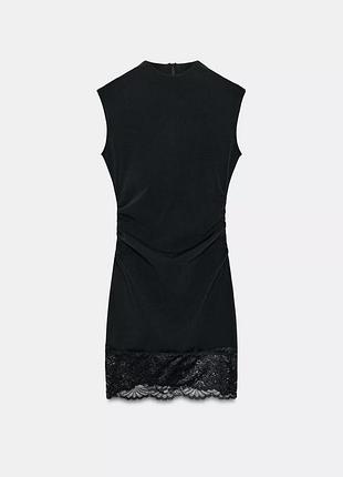 Короткое эластичное платье с кружевом 3