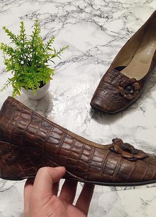 Туфли на танкетке ручная робота