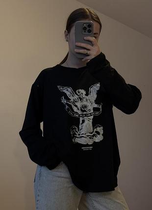 Чорний лонгслів