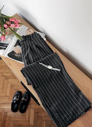 Прямі брюки в смужку 🤍