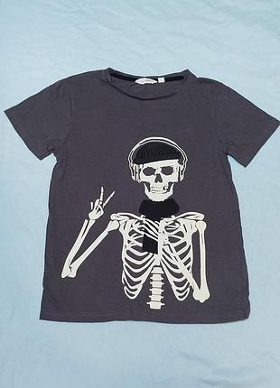 Футболка 134/140 розміру 850