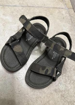 Matalan іспанія сандаліки хакі дуже гарна якість