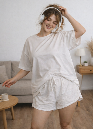 Легкі літні домашні білі  шорти