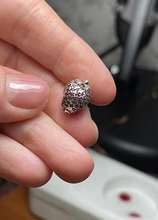 Шарм пандора полуниця