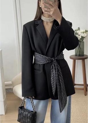 Дуже красивий стильний вовняний оверсайз піджак жакет з чоловічого плеча від бренду blazer