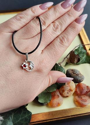 Підвіс бурштин "місяць та зірка" натуральний. підвісок з натуральним бурштином. бурштиновий підвісок. пакистан