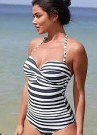 Закритий купальник