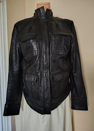 Куртка жіноча шкіряна.