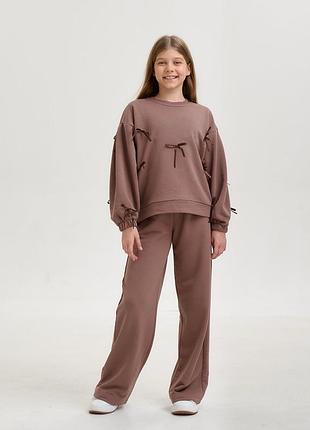 Красивий костюм для дівчаток