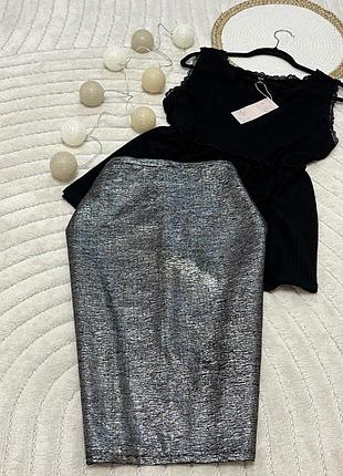 Трендова актуальна юбка міді.