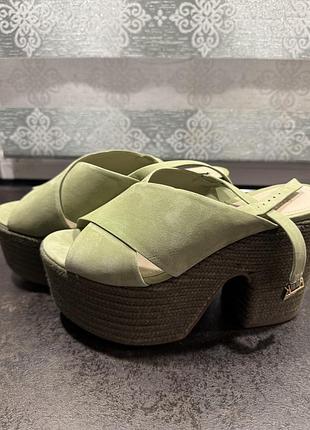 Босоніжки на платформі, бренд schutz