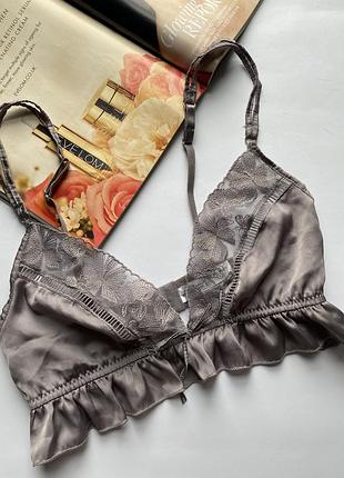 Атласний бра