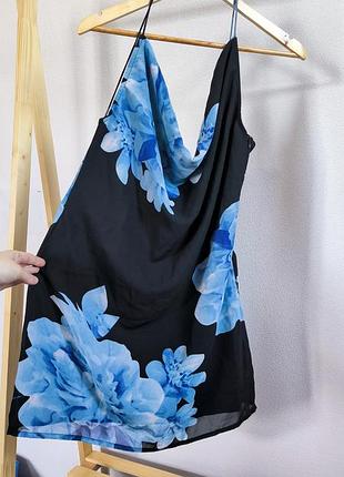 Платье на бретелях с открытой спиной цветочный принт