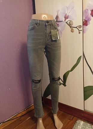 Фирменные, стрейчевые джинсы с биркой!!!