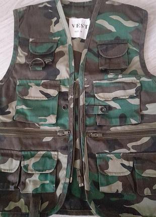 Безрукавка камуфляжная vest