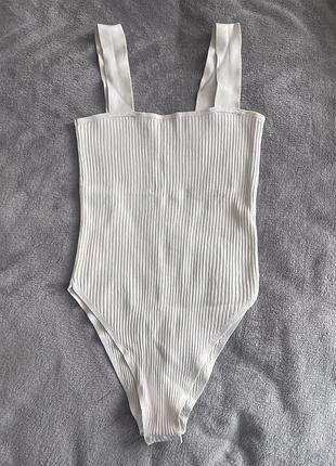 Жіночий білий боді в рубчик від oysho, підійде на розмір xs