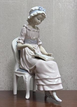 Фарфоровая статуэтка lladro «хорошая книга».