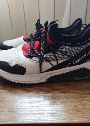 Кроссовки vty