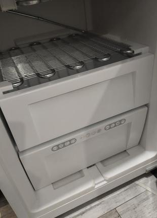 Продам полки, ящики из холодильника