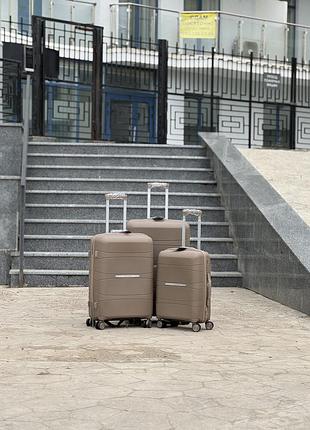 Полипропилен marsel средний чемодан дорожный m на колесах 4 колеса 75 литров