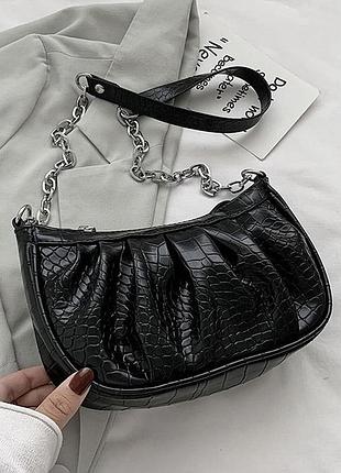 Жіноча сумочка класична багет на срібному ланцюжку під рептилію чорного кольору