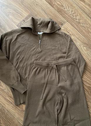 Костюм жіночий