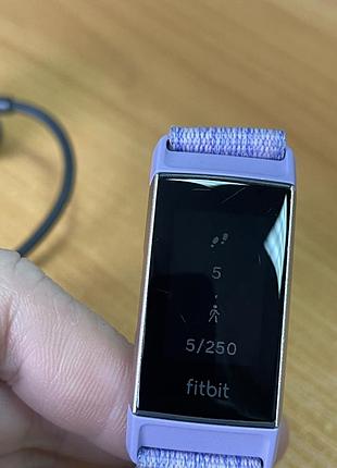 Смарт годинник fitbit charge 3, фиолетові